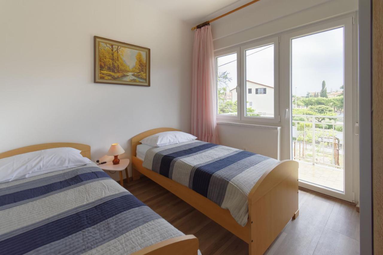 Apartment Patrik By Rent Istria Умаг Экстерьер фото